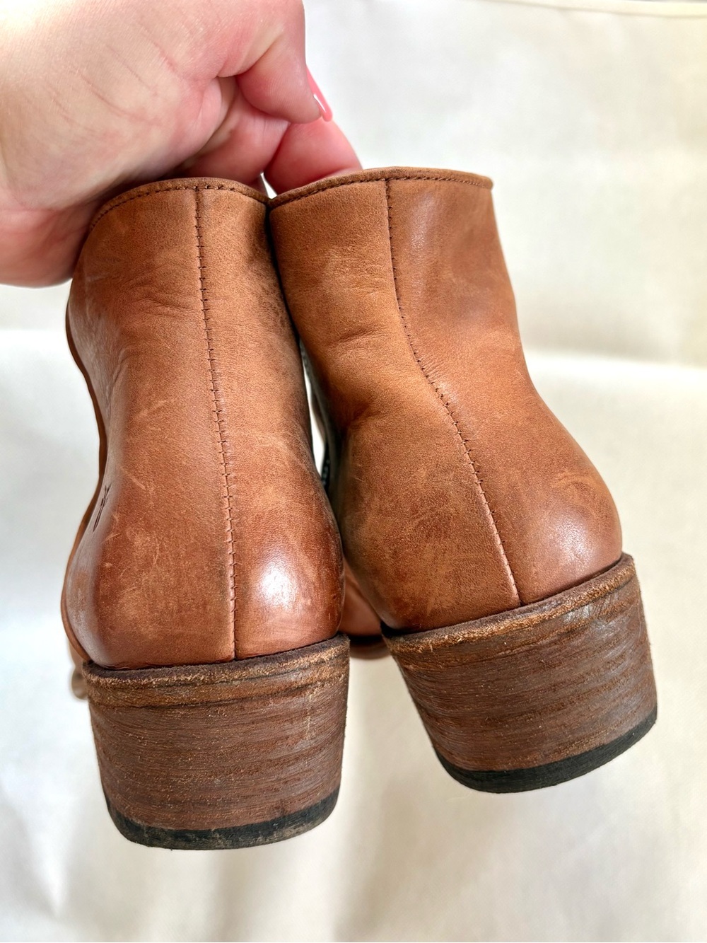 Frye Carson Piping Bootie size 10 - Picture 5 of 8